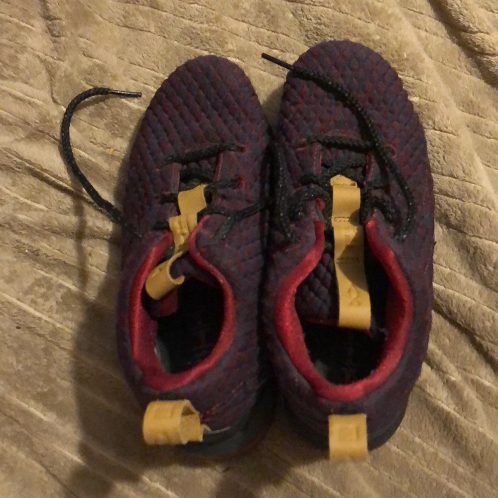 LeBron james 15 shoes size 3 in preschool size